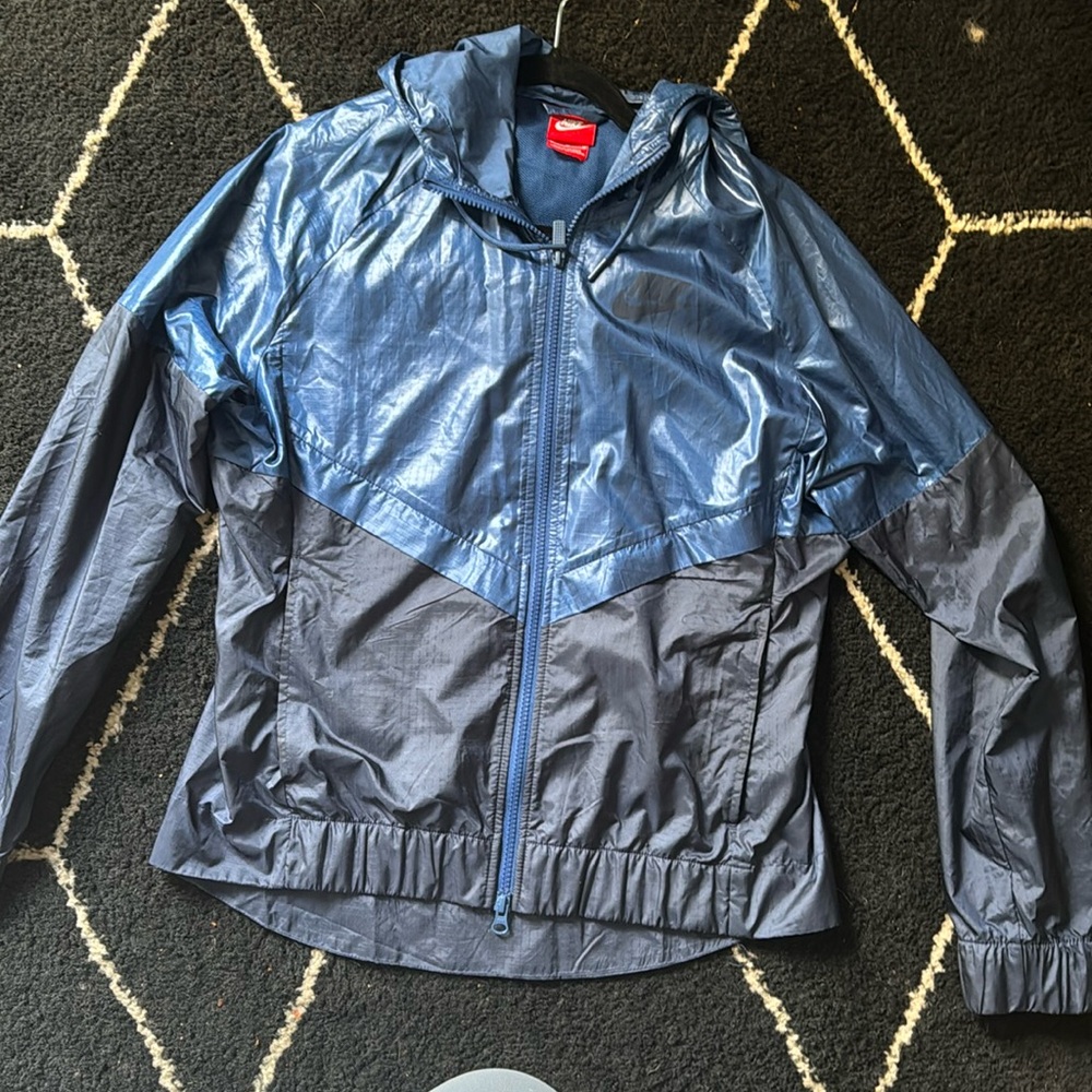 Nike Women’s windbreaker